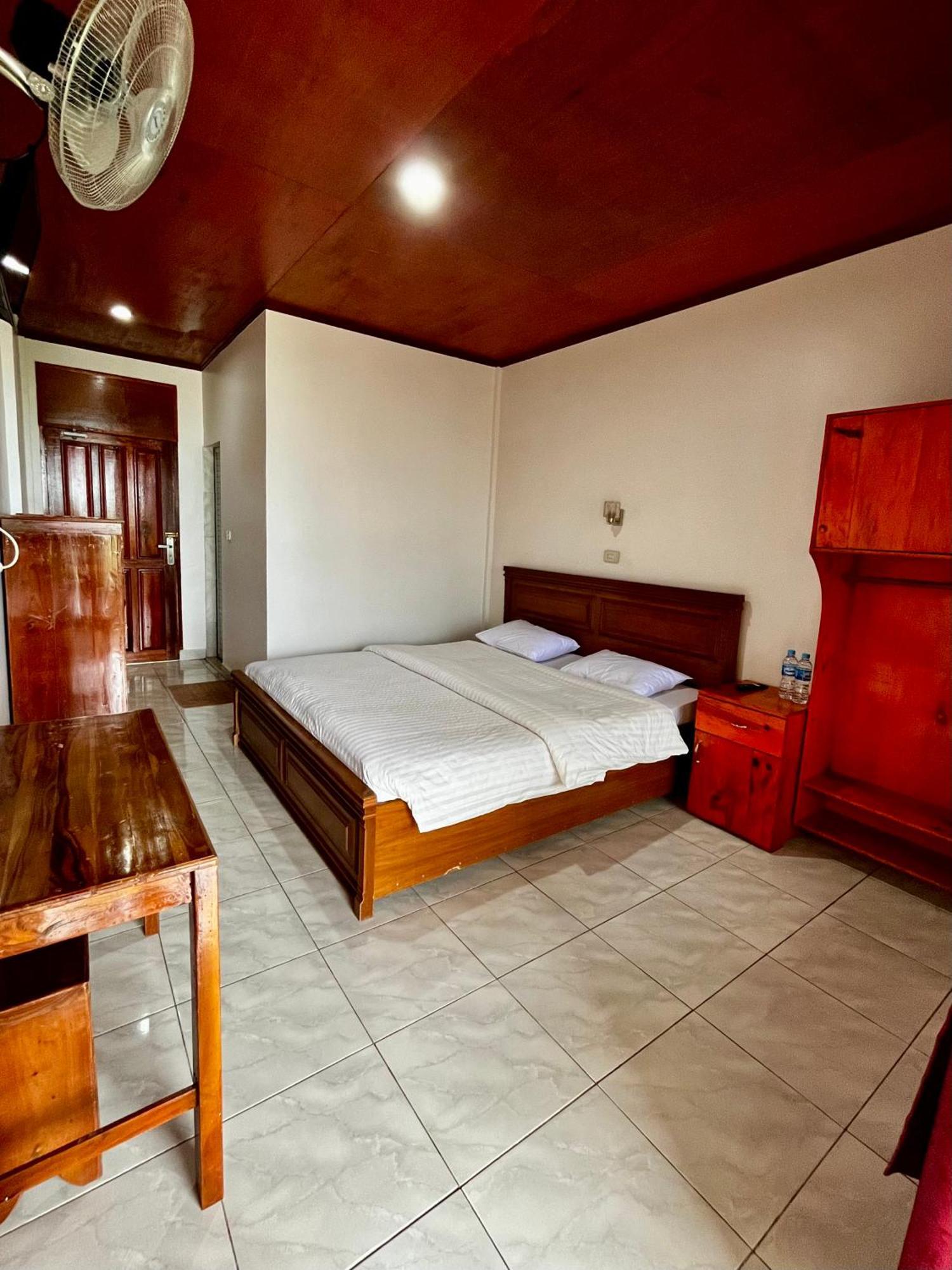 Gokhon Guest House Tuktuk Siadong Exterior foto